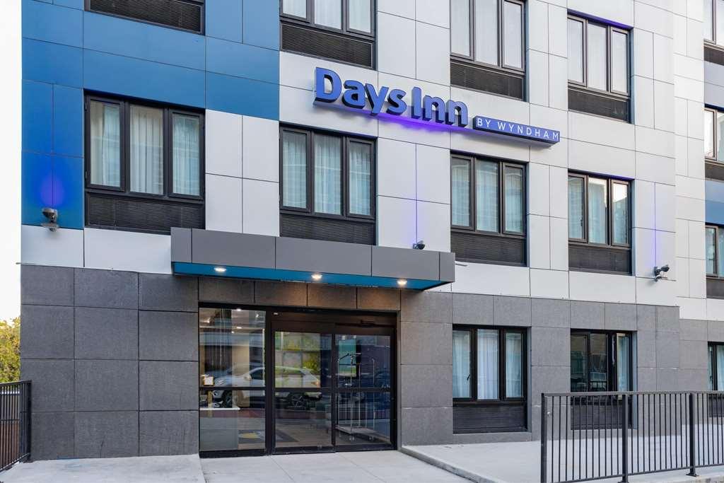 Days Inn By Wyndham Bronx Nyc New York Exterior photo